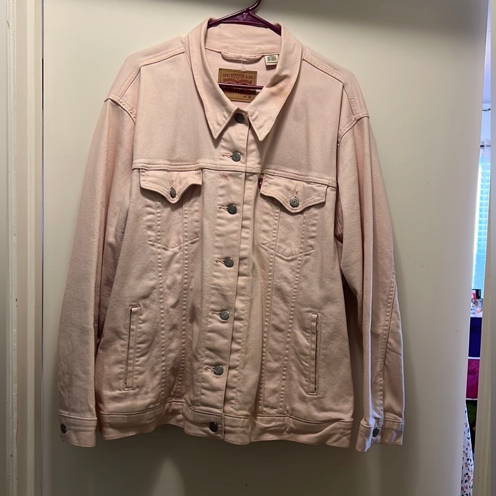 Original tucker Light pink Levi’s jeans jacket